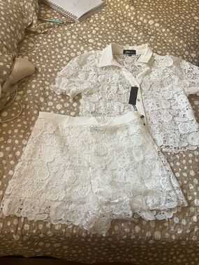 NWT AliceBlue  White Lace Button-Up Top & Shorts Set size large top bust 46. 2